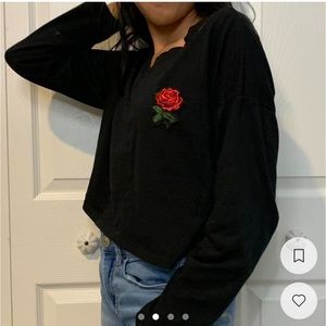 Cute black long sleeve crop top with rose patch